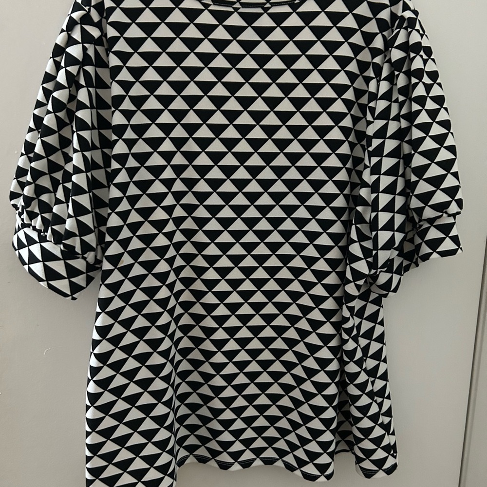 Worthington Monochrome Triangle Pattern Blouse - image 3